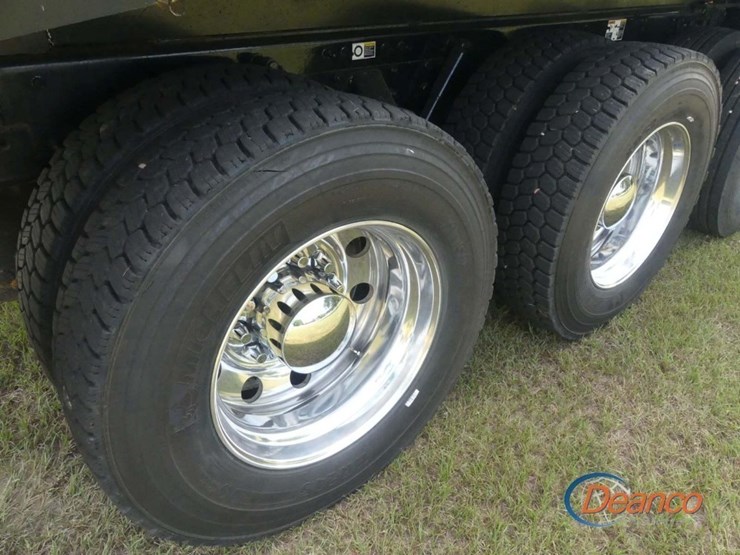 2024-kenworth-t880-image-9