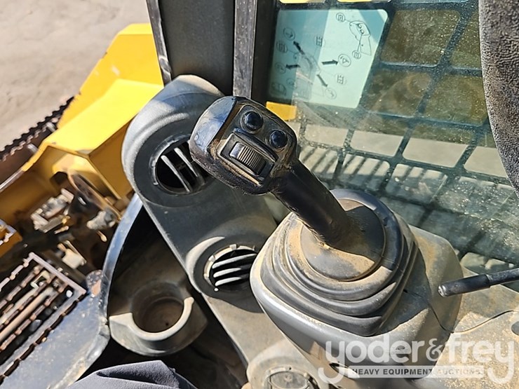 2016-caterpillar-289d-image-26