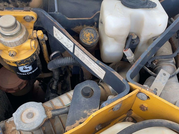 2012-john-deere-329d-image-18