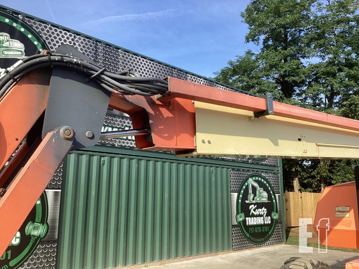 2015-jlg-740aj-image-10