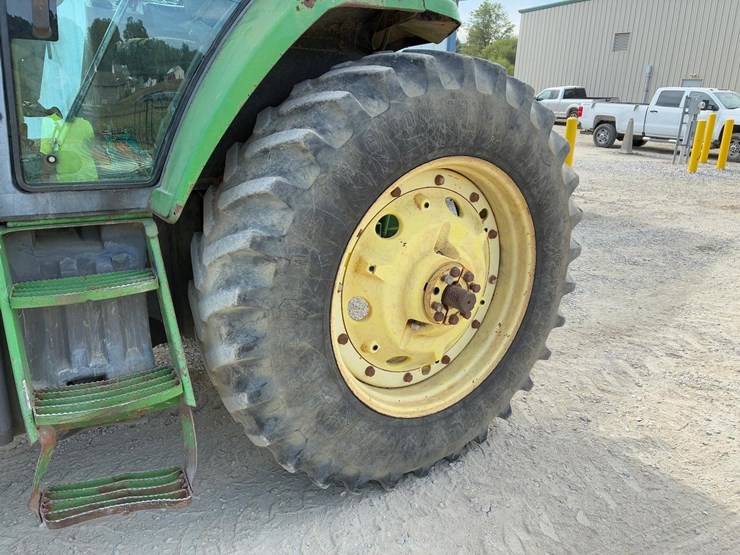 john-deere-7210-image-15