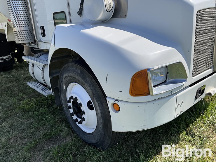 2006-kenworth-t300-image-14