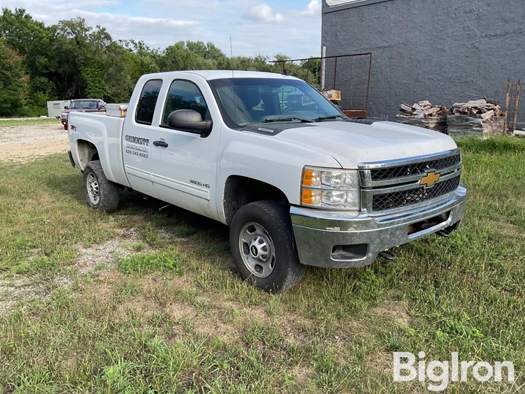 2012-chevrolet-silverado-2500-image-3