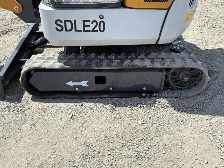 2025-sdlanch-sdle20-hydraulic-excavator-image-13