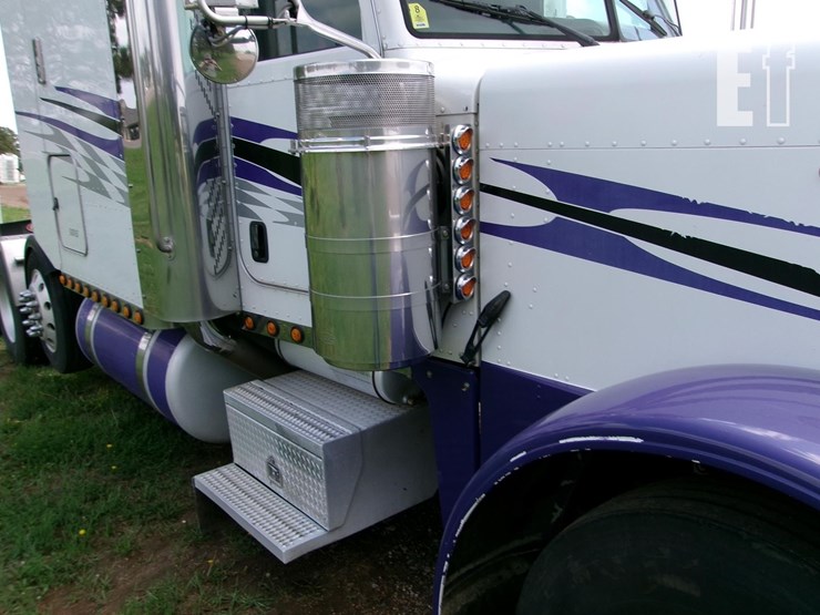 2005-peterbilt-379-image-15