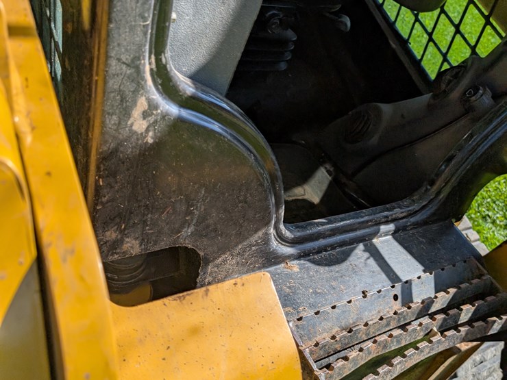 caterpillar-257d-image-12