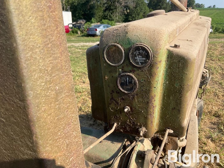 1949-john-deere-b-image-10