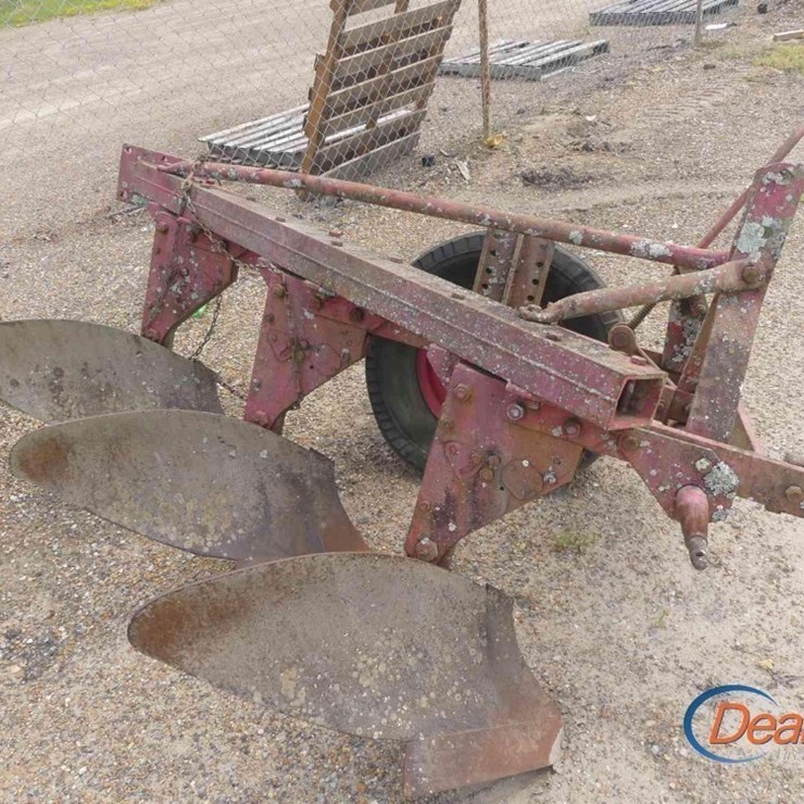 MASSEY-FERGUSON 3
