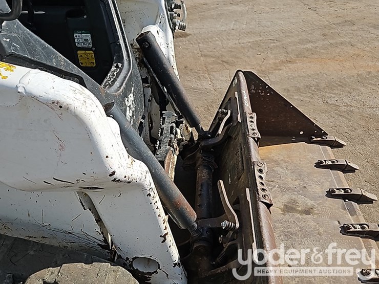 2021-bobcat-t64-image-13