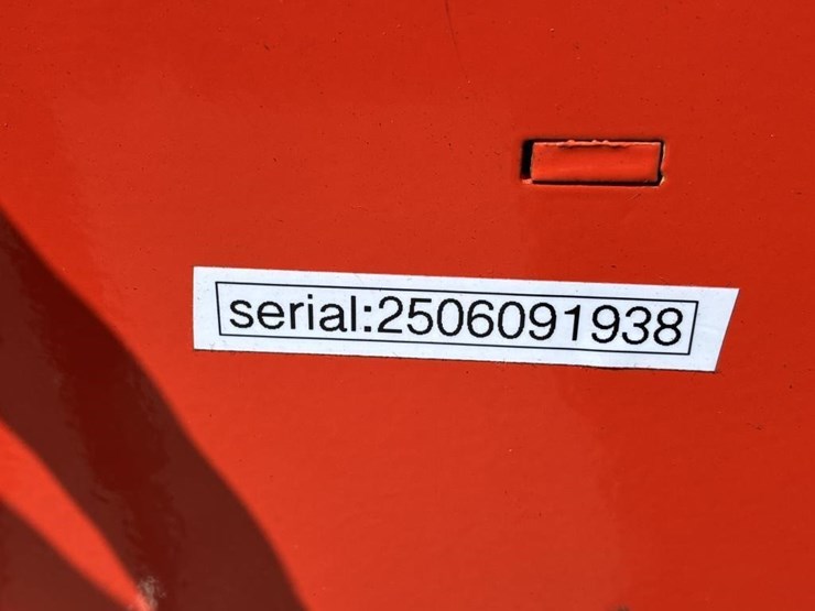 2025-aboss-gh380-sid-steer-track-loader-image-12