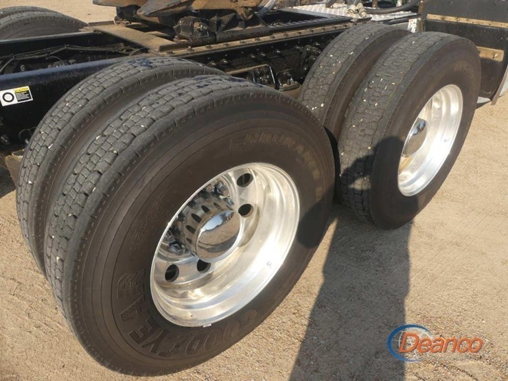 2024-kenworth-t880-image-7