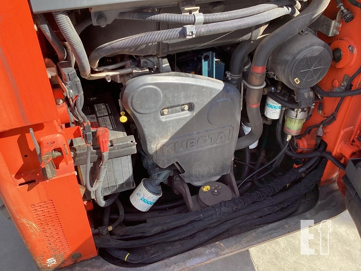 2016-kubota-ssv65-image-12