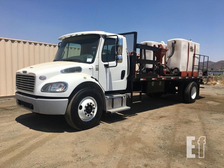 2017-freightliner-business-class-m2-106-image-1