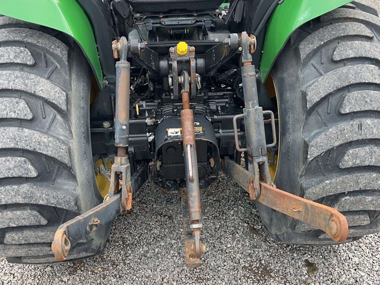 john-deere-3120-image-13