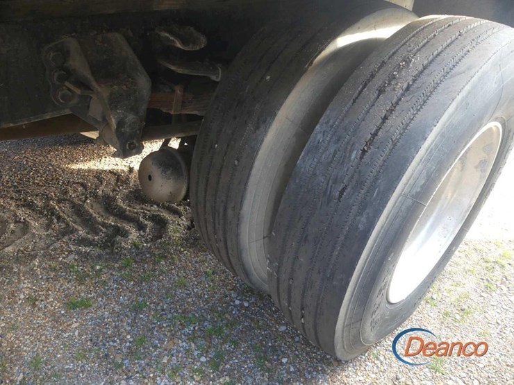 1995-ford-flatbed-truck,-s/n-1fdwf80cxsva18105-(inoperable):-s/a,-6-sp.,-water-tank-w/-pump,-odometer-shows-120k-mi.-image-5