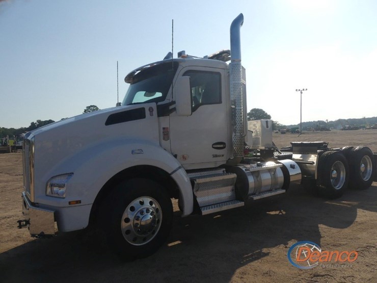 2024-kenworth-t880-image-23