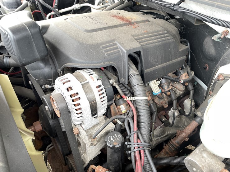 2011-chevrolet-2500-image-23