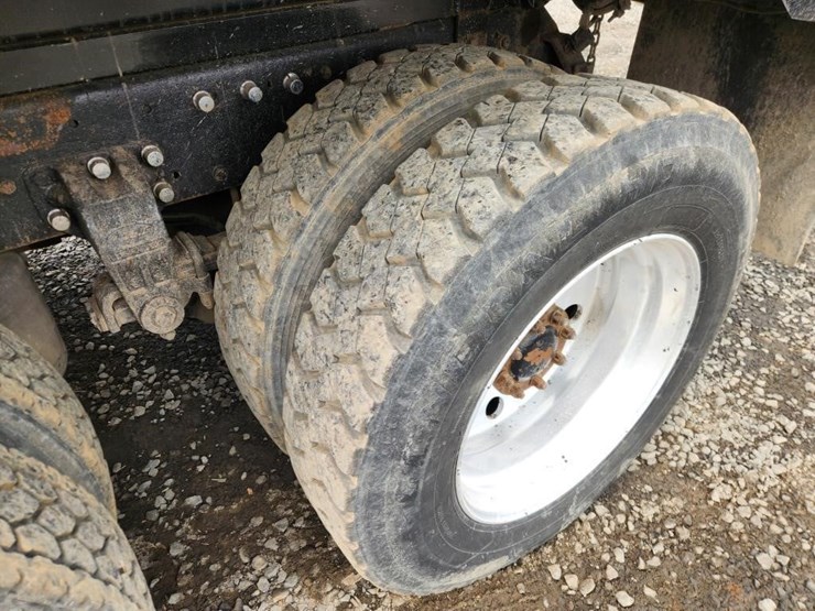 1999-peterbilt-379-image-58