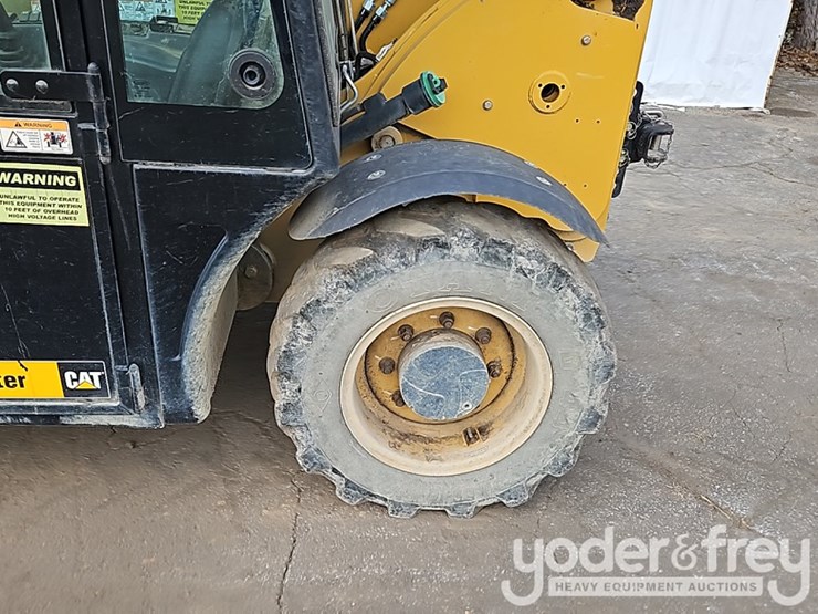 2015-caterpillar-th255c-image-13