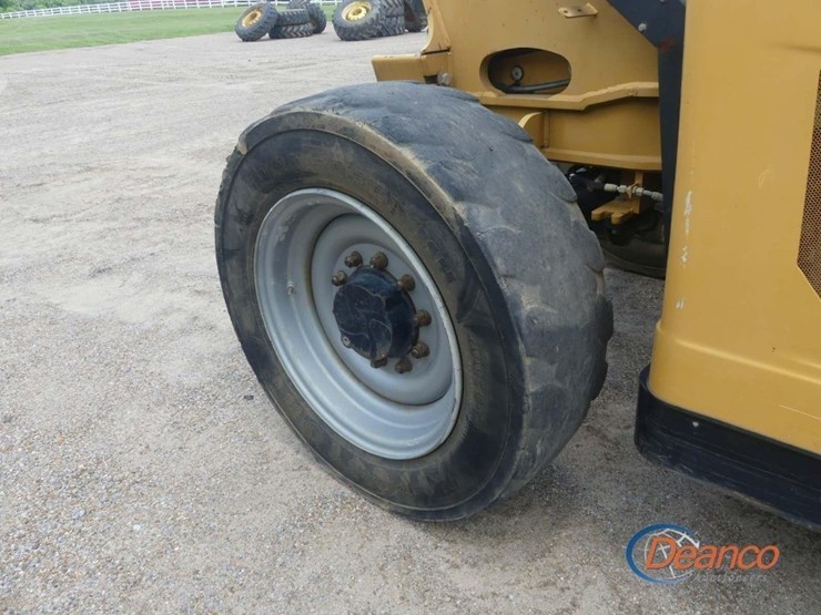 2015-caterpillar-tl642c-image-8