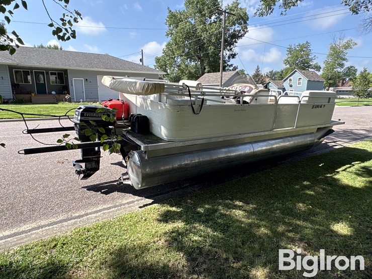 1997-smoker-craft-20’-pontoon-boat-w/motor-&-trailer-image-5