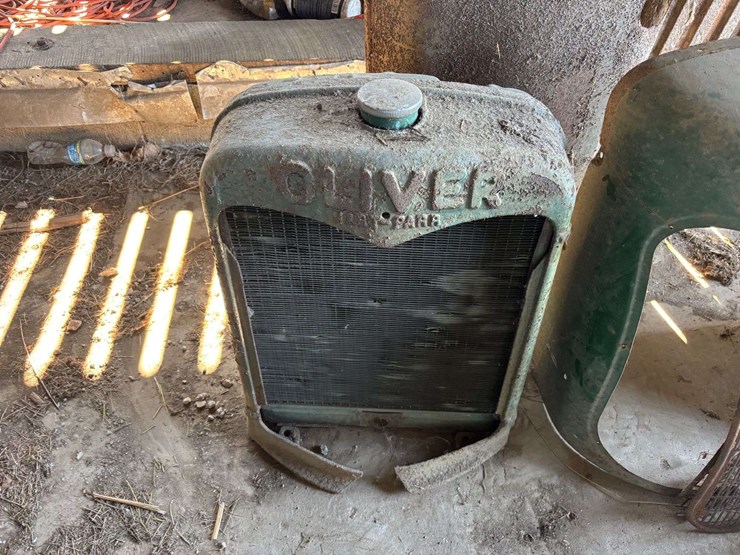various-oliver-tractor-sheet-metal-image-2