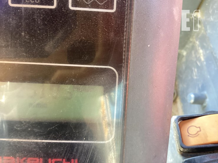 2014-takeuchi-tl10-image-15