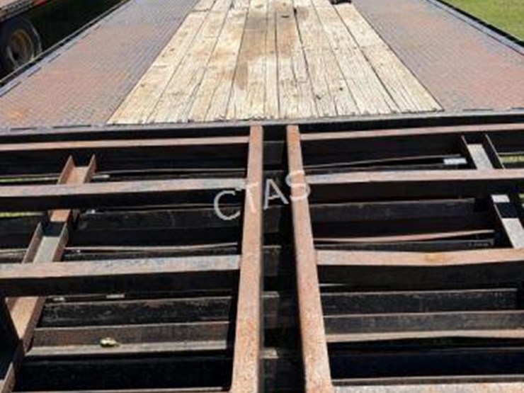 #92-•-ranch-king-26'-gooseneck-trailer-image-9