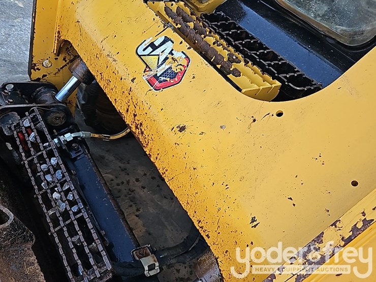2021-caterpillar-299d3-image-16
