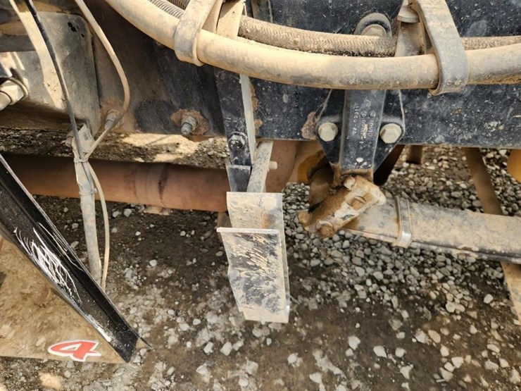 1999-peterbilt-379-image-36