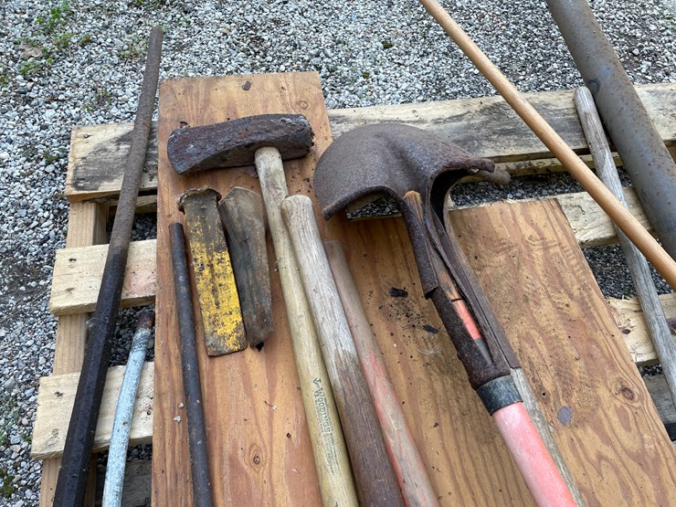 #1589-•-handled-tools-image-7