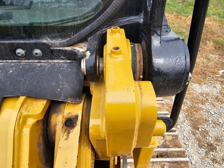2023-caterpillar-953-image-107