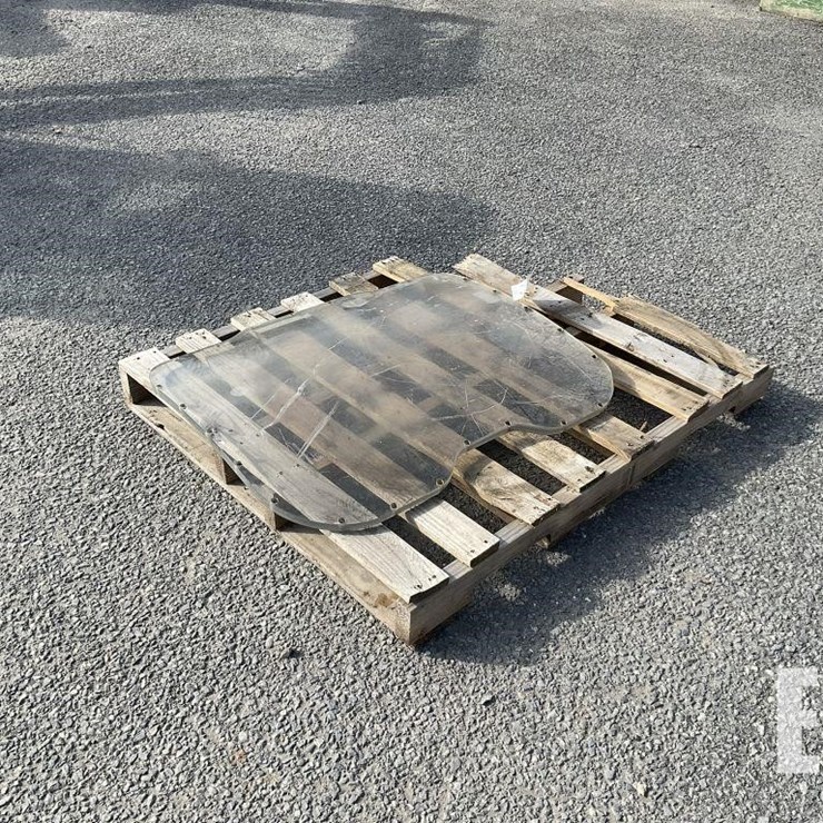 BOBCAT M SERIES FORESTRY DOOR GLASS