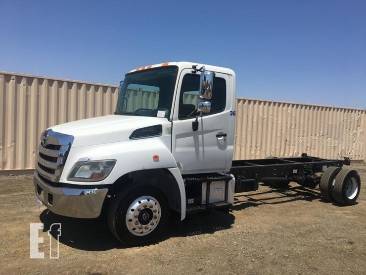 2018-hino-268a-image-1