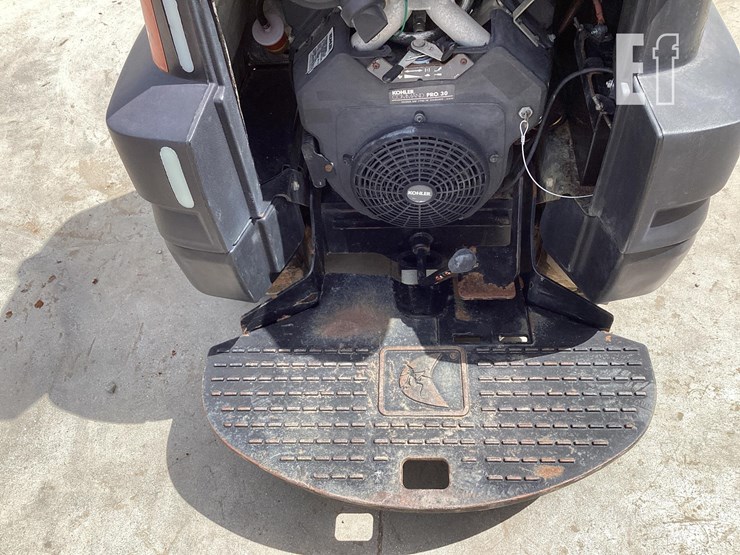 2009-ditch-witch-r300-image-10