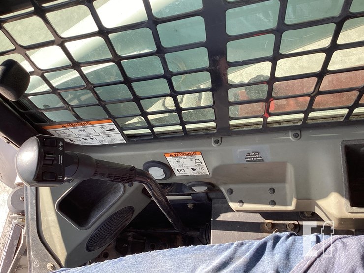 2013-bobcat-s650-image-11