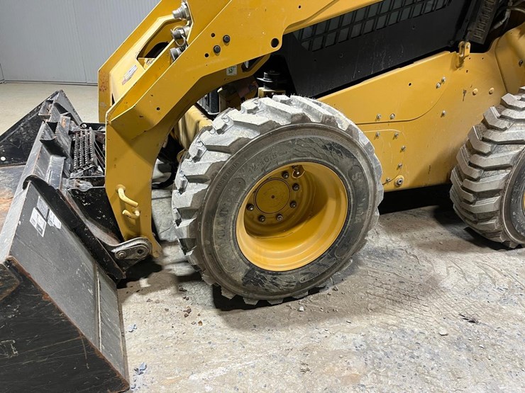 2022-caterpillar-272d3-image-12