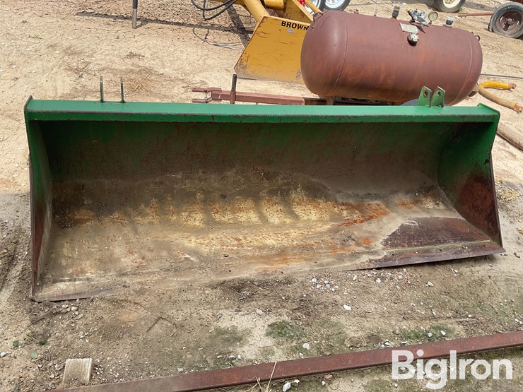 john-deere-8’-loader-bucket-image-2