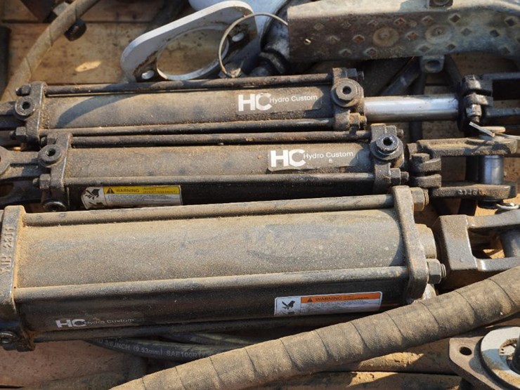 #142-•-pallet-of-miscellaneous-image-2