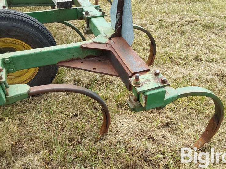 john-deere-100-image-19