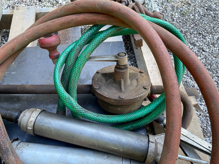 #1597-•-(3)-barrel-pumps-image-3