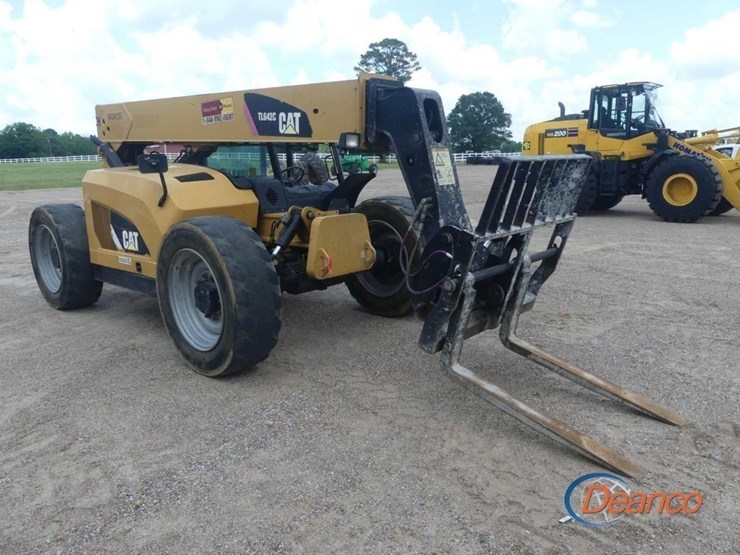 2015-caterpillar-tl642c-image-1