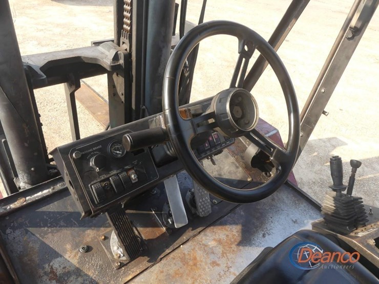 taylor-thd300s-forklift,-s/n-st327094:-canopy,-cummins-eng.,-15'-2-stage-mast,-8'-forks,-side-shift,-dual-front-tires,-rear-steer-image-11