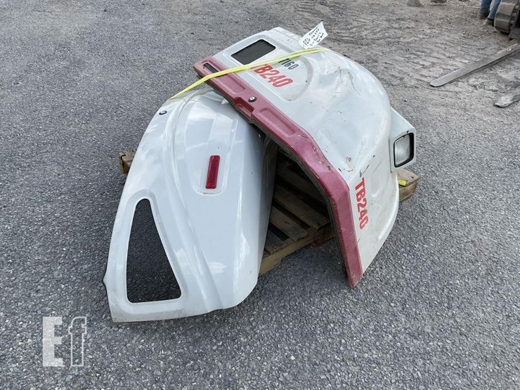 takeuchi-tb240-image-3