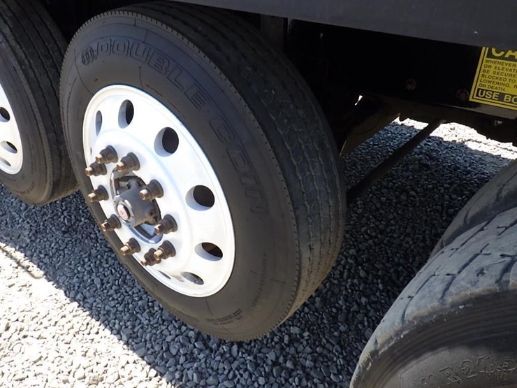 2017-kenworth-t880-image-40