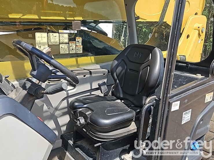 2017-caterpillar-tl642d-image-25