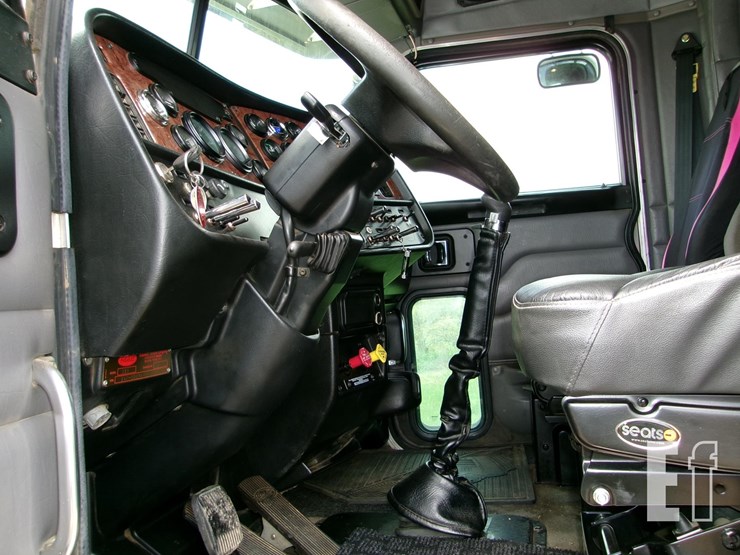 2005-peterbilt-379-image-18