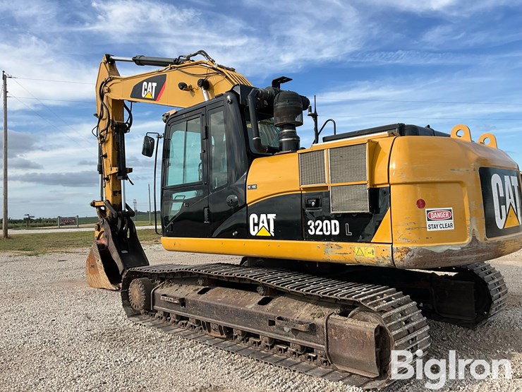 2011-caterpillar-320d-image-7