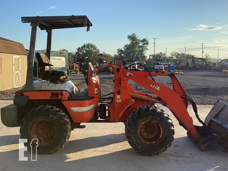 2003-kubota-r520s-image-5
