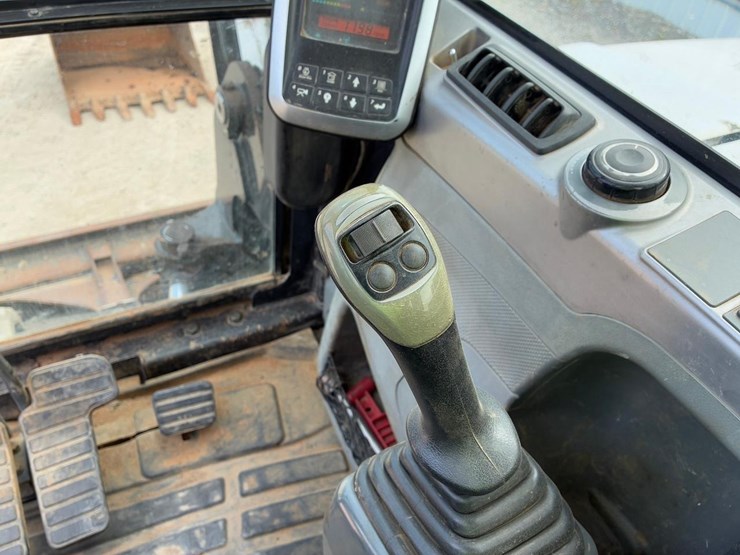 2017-bobcat-e85-image-28